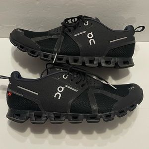 Womens Cloud Waterproof 💦 Sneakers Black Size 9